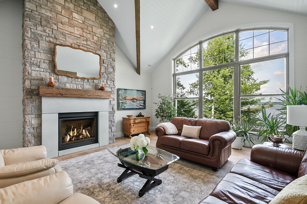 624 MUSKOKA ROAD 10-15