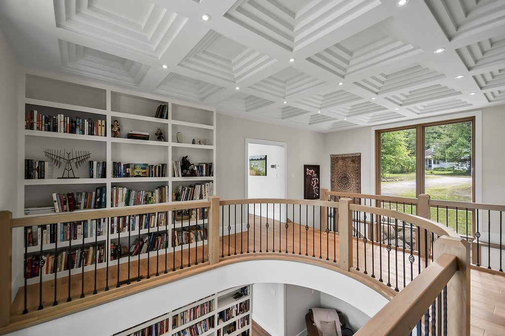 624 MUSKOKA ROAD 10-17