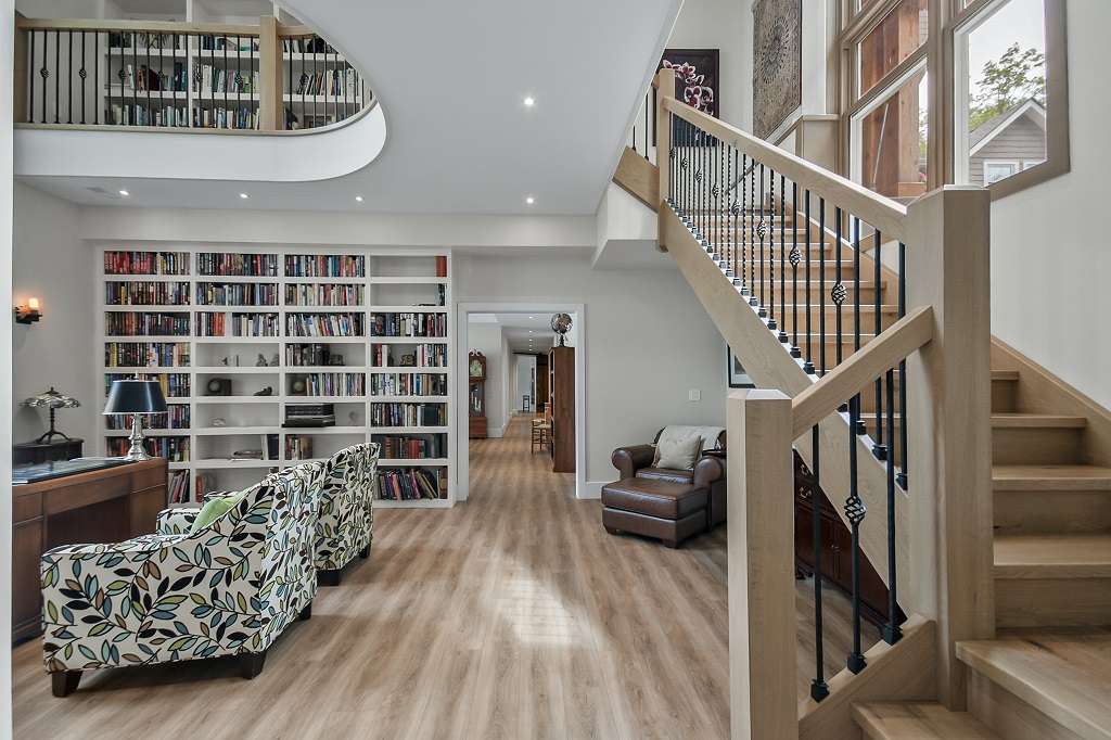 624 MUSKOKA ROAD 10-21