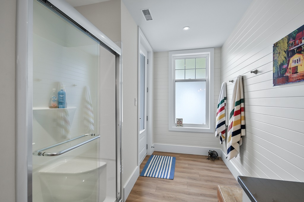 624 MUSKOKA ROAD 10-23