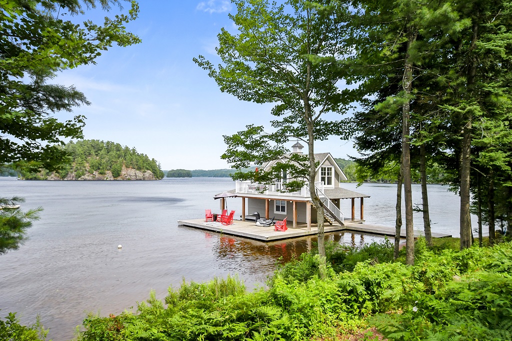 624 MUSKOKA ROAD 10-28