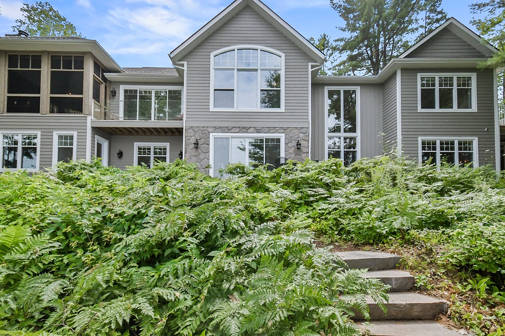 624 MUSKOKA ROAD 10-38